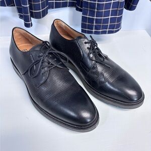 Flag Ltd. black leather derby, perforated upper and lace-up closure men’s 11